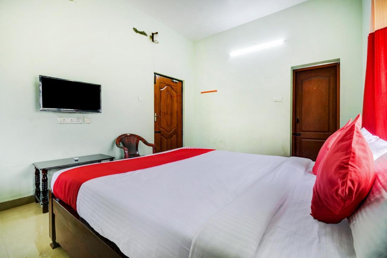 โอโย 63029 อรุทรา เรซิเดนซี Hotel Podanur ภายนอก รูปภาพ