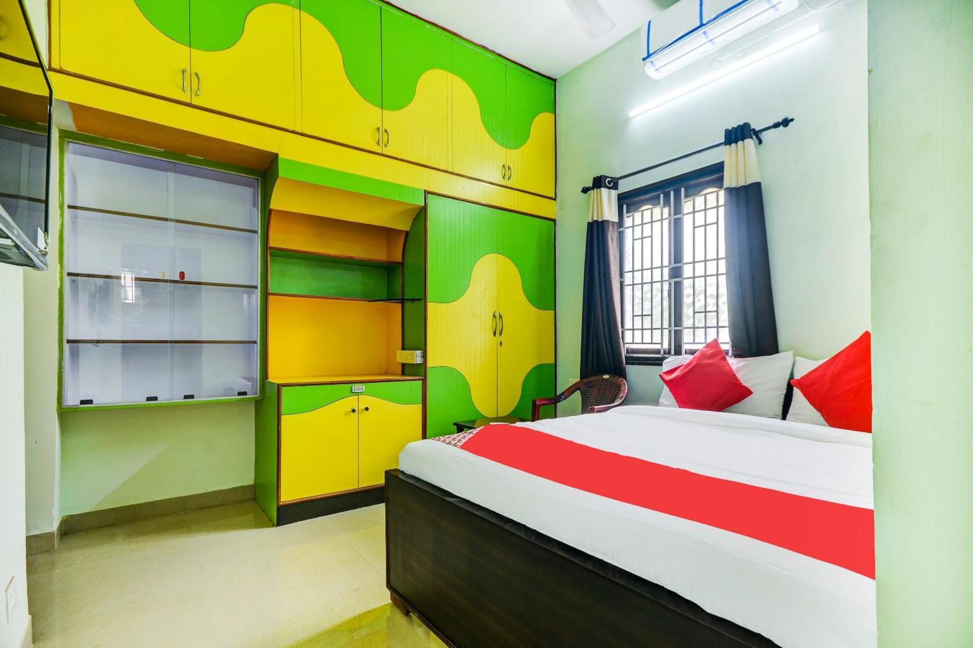 โอโย 63029 อรุทรา เรซิเดนซี Hotel Podanur ภายนอก รูปภาพ
