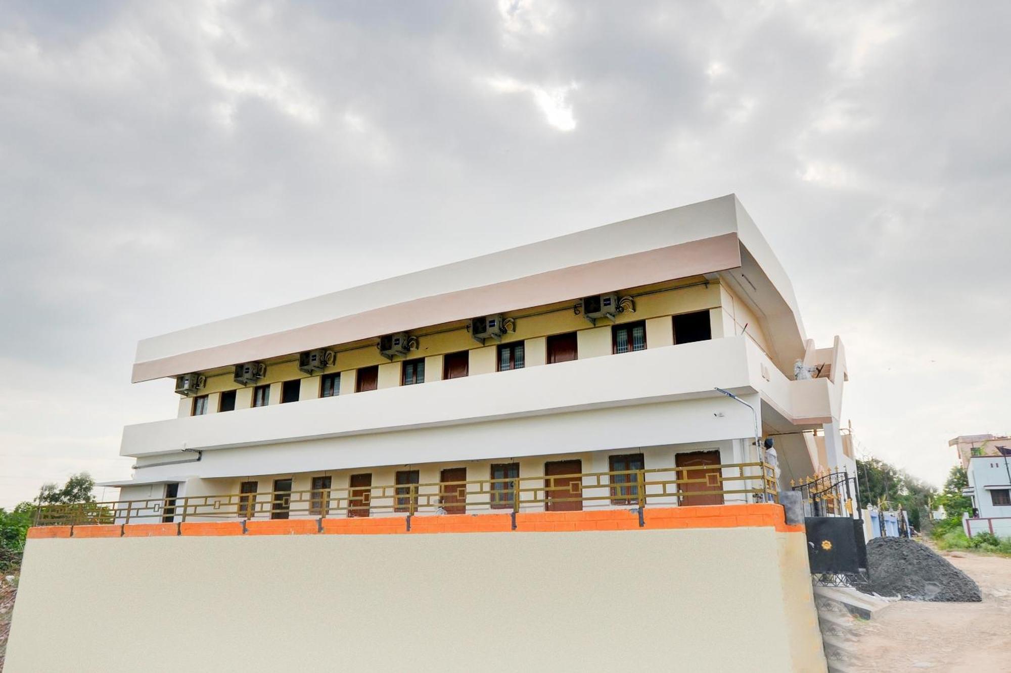 โอโย 63029 อรุทรา เรซิเดนซี Hotel Podanur ภายนอก รูปภาพ
